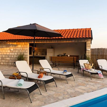 Villa Source With Private Pool Pridvorje Exterior foto